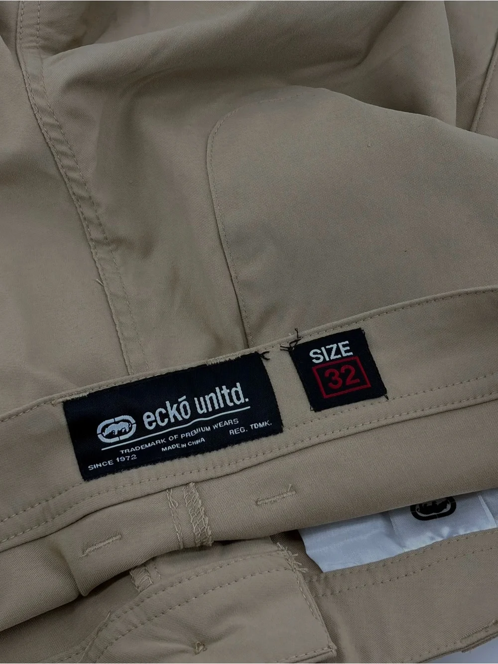 Ecko Unltd. Khaki Cargo Shorts, Men's Size 32‎ NWT with Zippered Utility Pocket